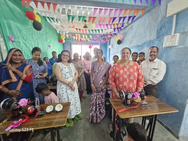 Einweihung des Nähkurs-Zentrums